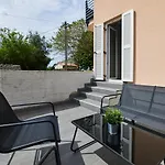 Dvori *