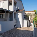 Dvori Appartement *