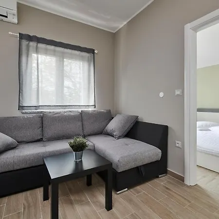 Dvori Apartment
