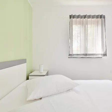 Apartament Dvori