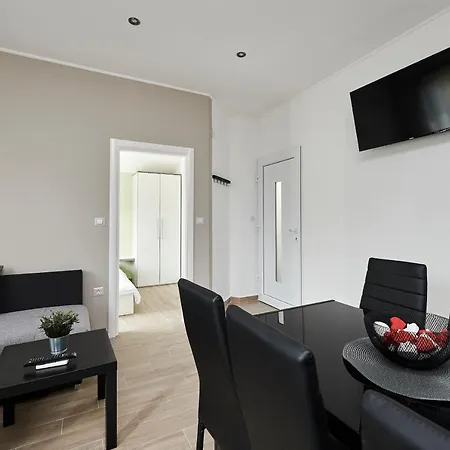 Dvori شقة Bašanija