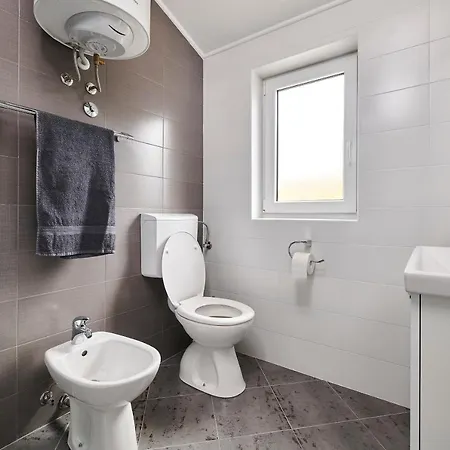 Apartment Dvori *