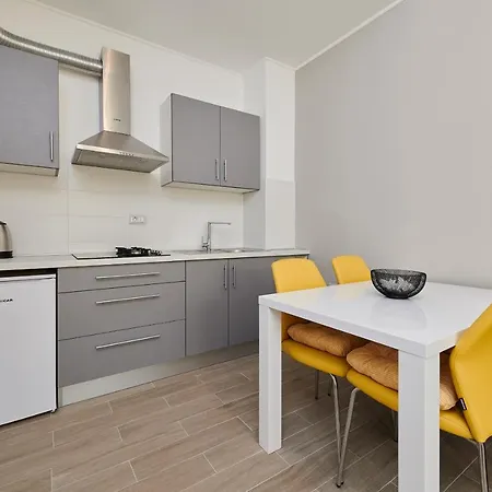 Apartment Dvori Basanija