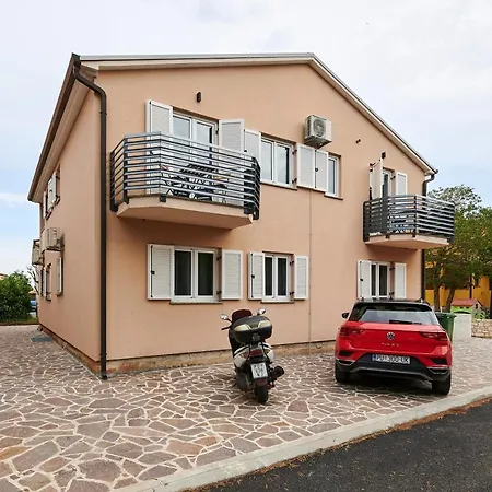 Dvori شقة Bašanija