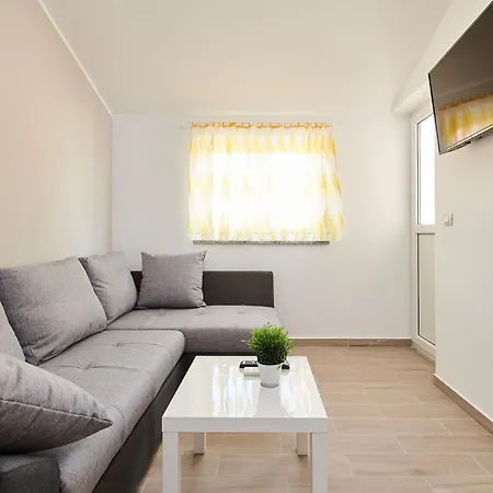 Apartament Dvori Bašanija