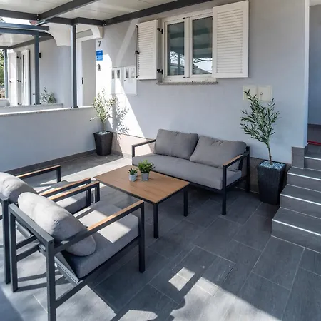 Dvori Apartament *
