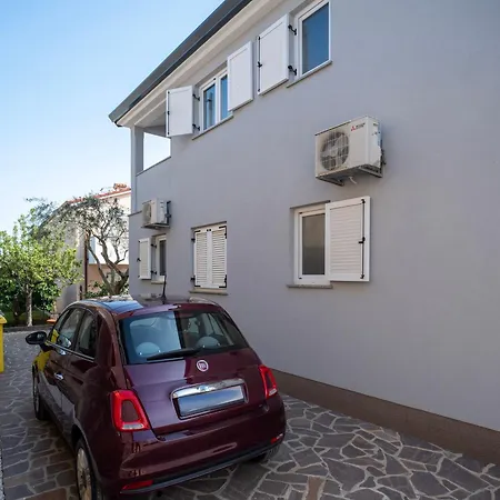 Apartament Dvori Bašanija