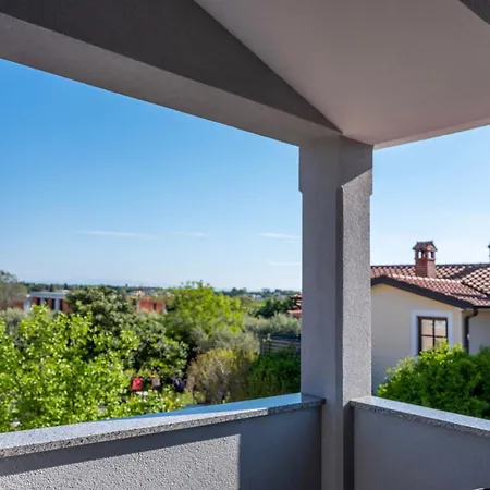 Dvori Apartament *