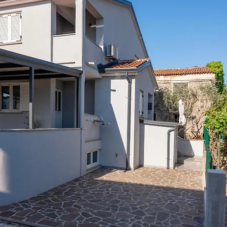 Dvori Apartament *