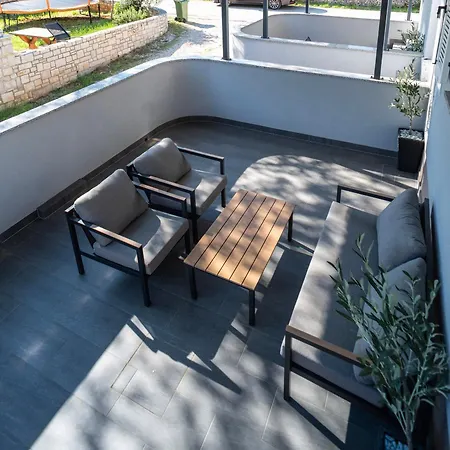 Dvori Apartament *