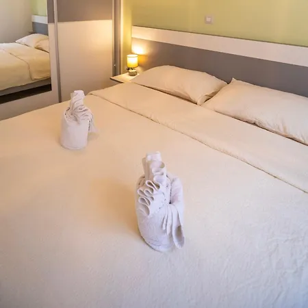 Apartament Dvori